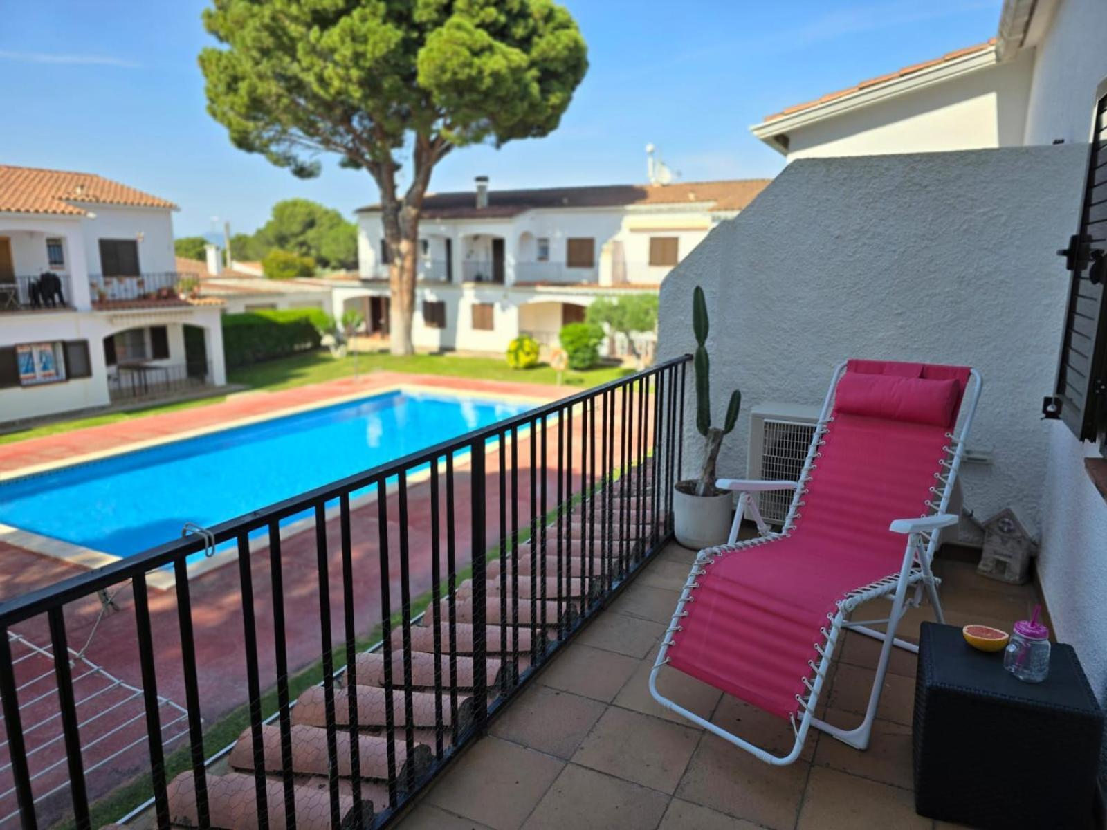Cosy Apartment Of L'Escala Beach Buitenkant foto